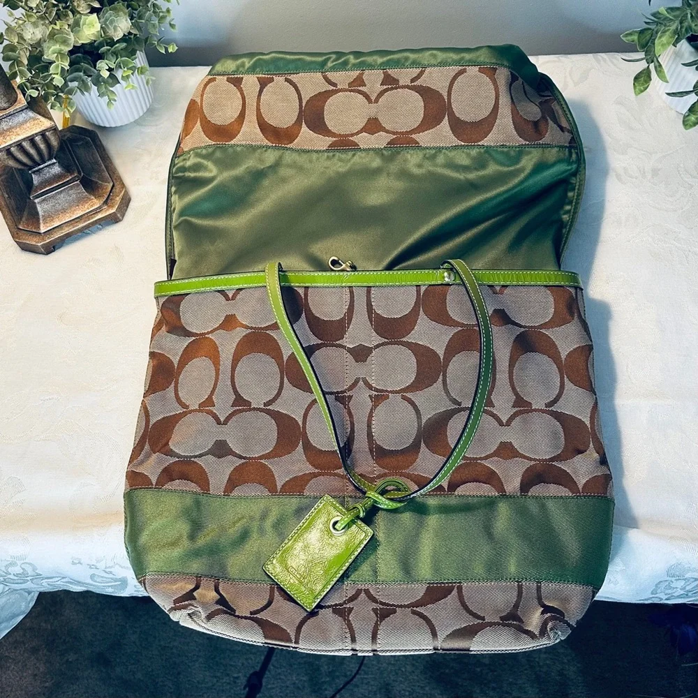 Coach Signature Stripe‎ Green Trim Tote Bag F0688-10125